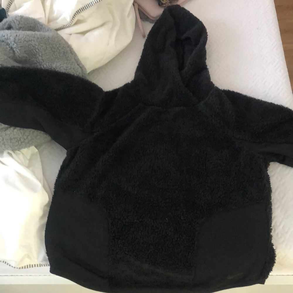 Nike fuzzy pullover